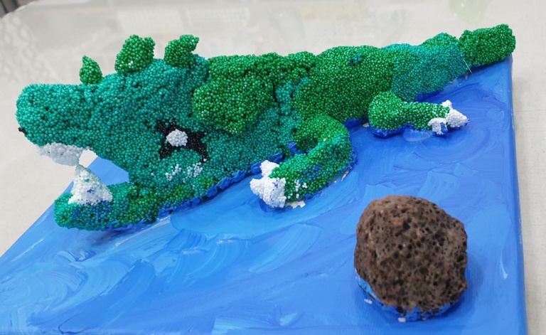 악어는 살아있다